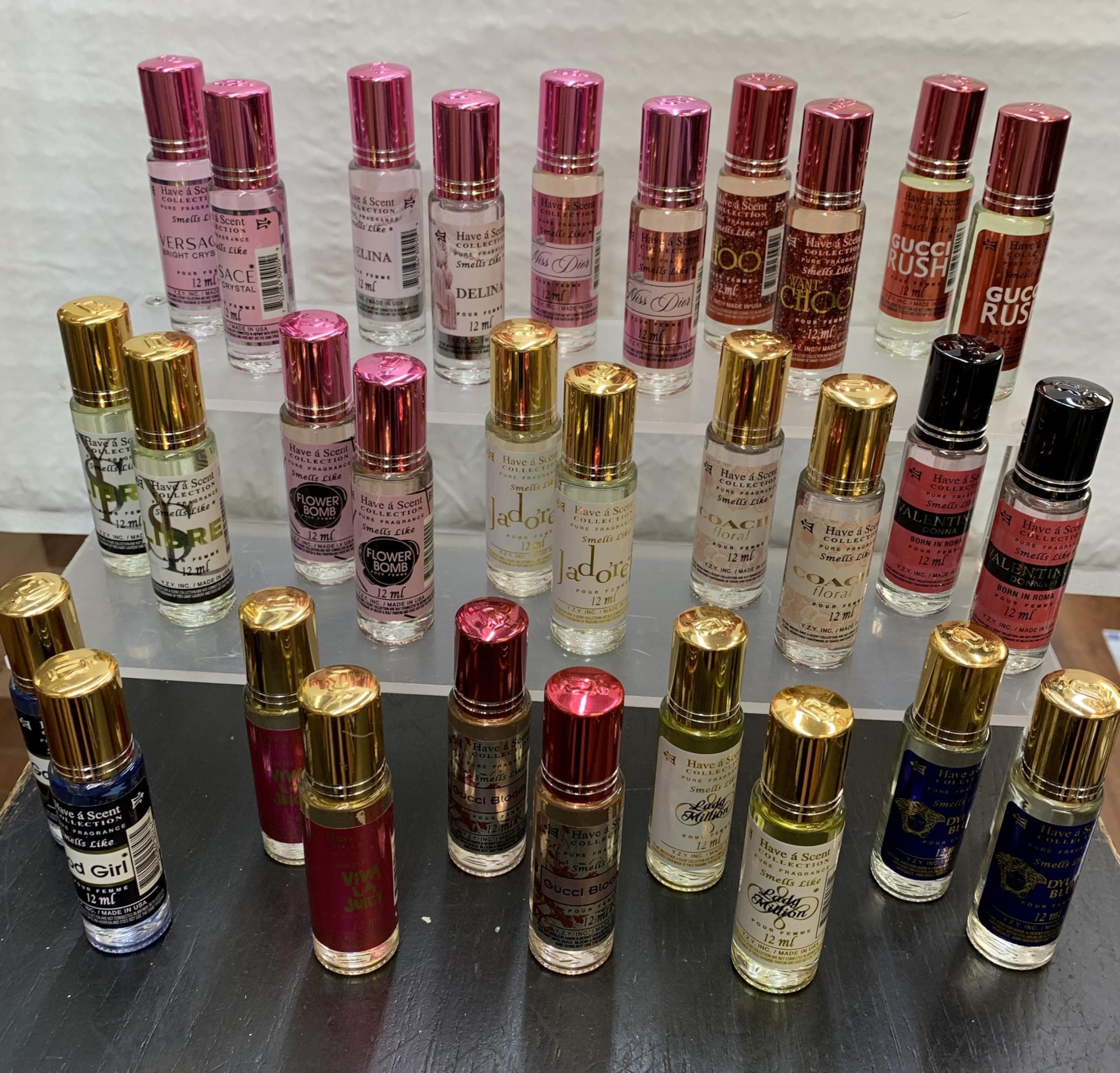 Roll-On Oil Perfume for Women. wholesale price 30pcs. each item is 12mlRoll-On Oil Perfume for Women. wholesale price 30pcs. each item is 12ml